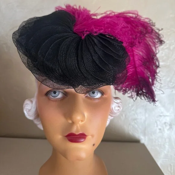 ALLURING 1930s' BLACK CRIN TILT HAT WITH FUCHSIA OSTRICH FEATHER EDGED IN BLACK
